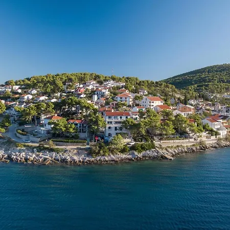 Apartments By The Sea Stomorska, Solta - 11298 Apartment Stomorska