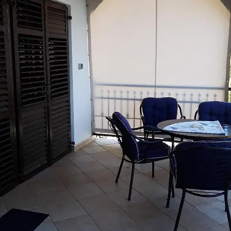 Апартаменты Apartments By The Sea Stomorska, Solta - 11298